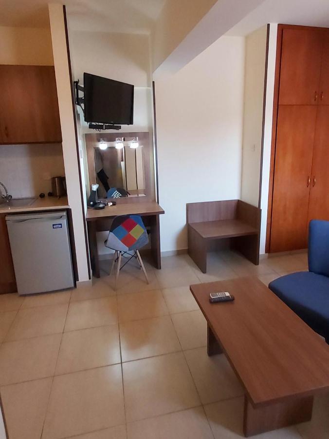 Apartment Lakis Court *
