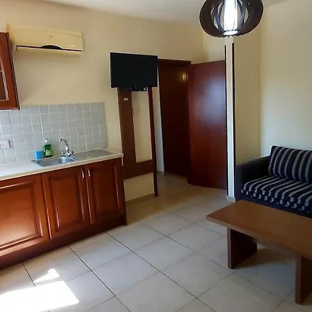Ferienwohnung Lakis Court Larnaka Exterior foto